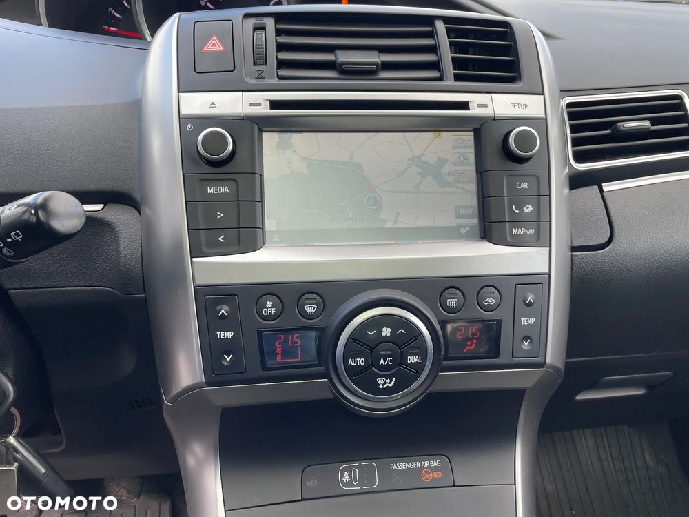 Toyota Verso 1.6 D-4D Prestige - 17