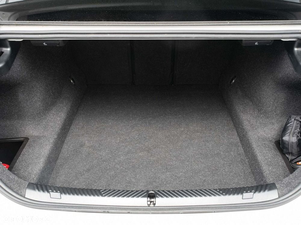 BMW Seria 5 520d mHEV M Sport - 31