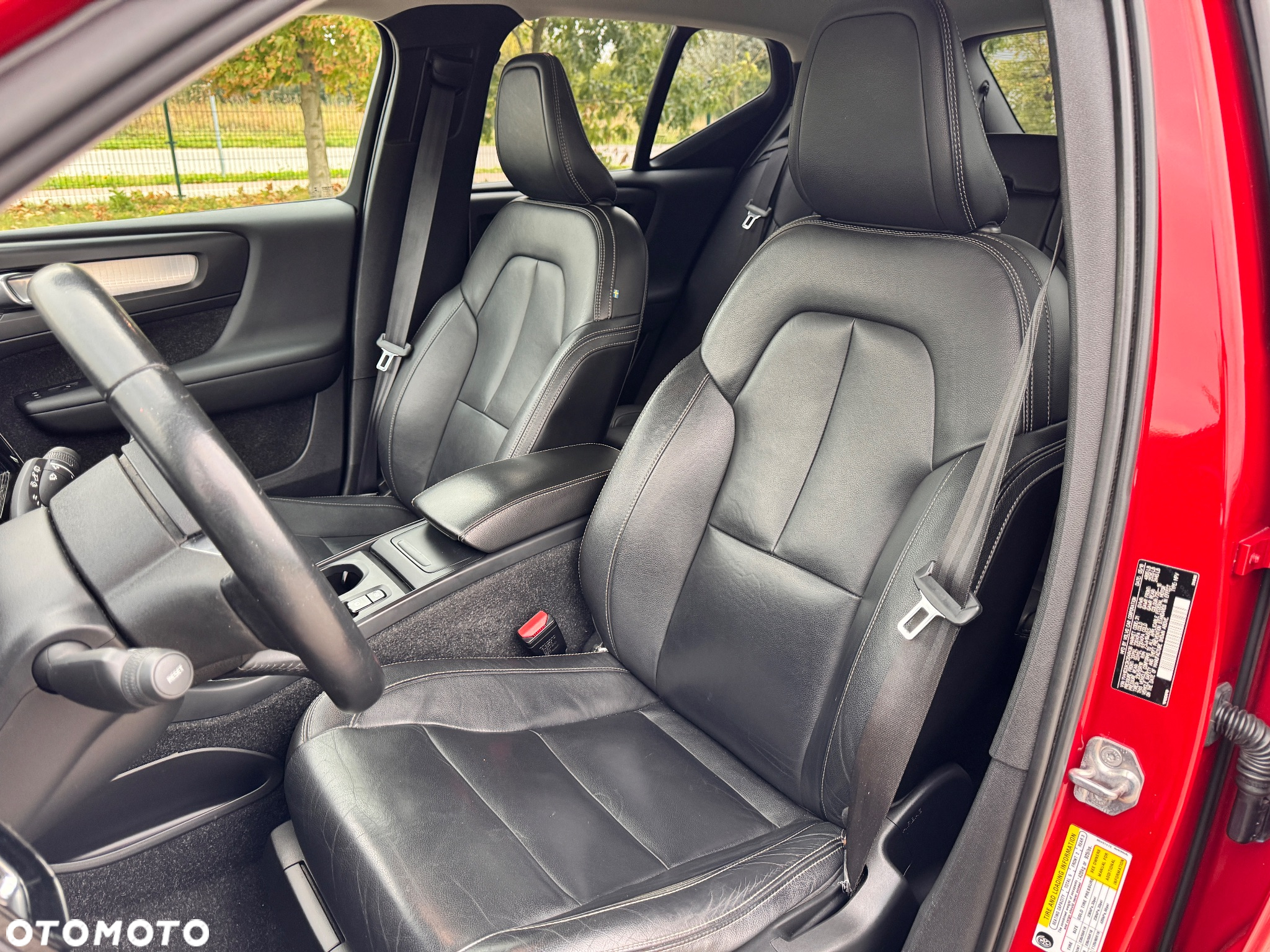 Volvo XC 40 T5 AWD Geartronic Momentum Pro - 28