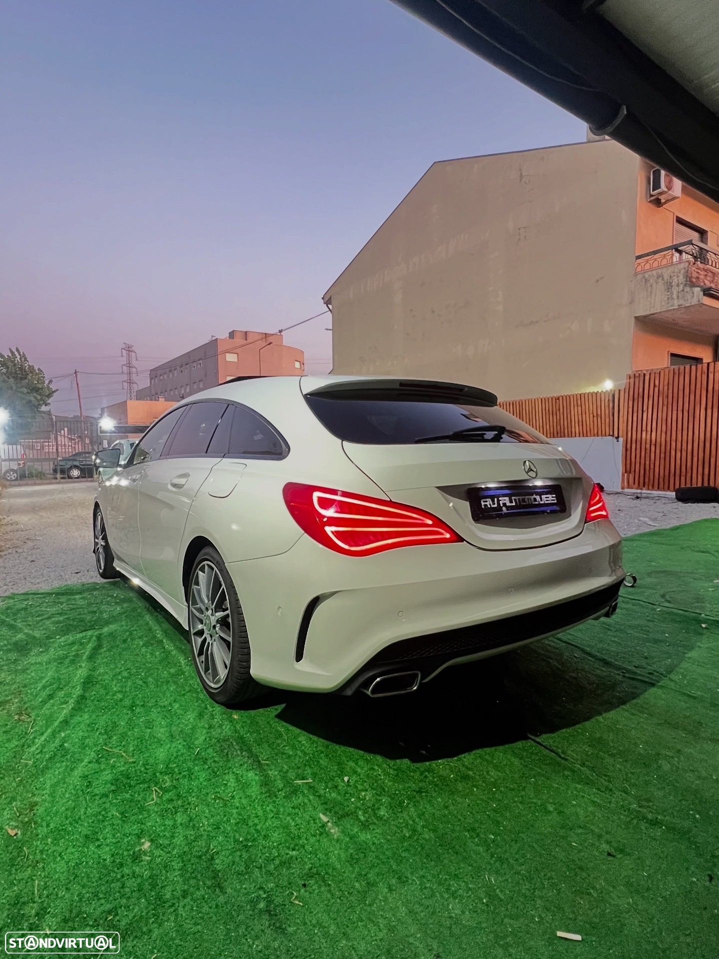 Mercedes-Benz CLA 200 d Shooting Brake AMG Line Aut. - 4