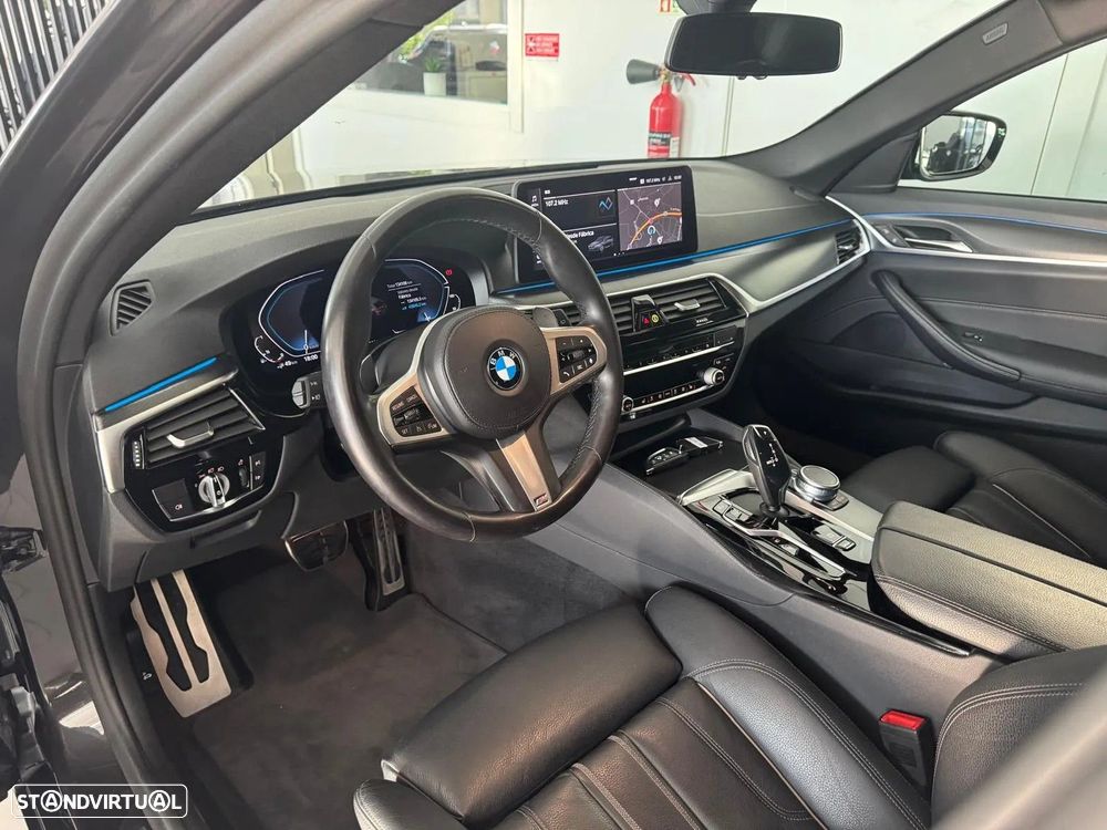 BMW 520 e Pack M - 17