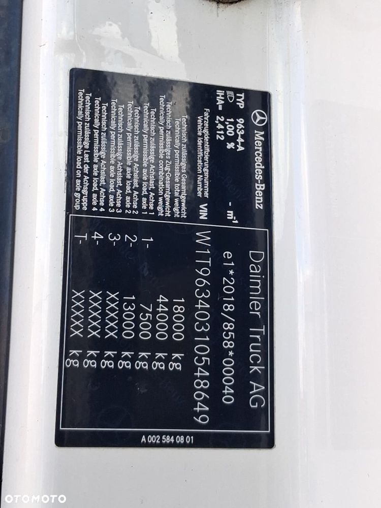 Mercedes-Benz 1845, Standard - 12