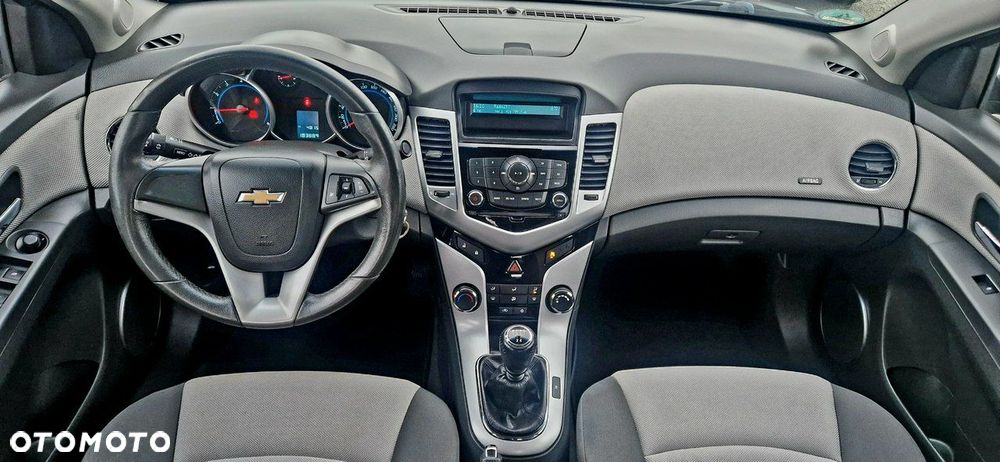 Chevrolet Cruze - 17