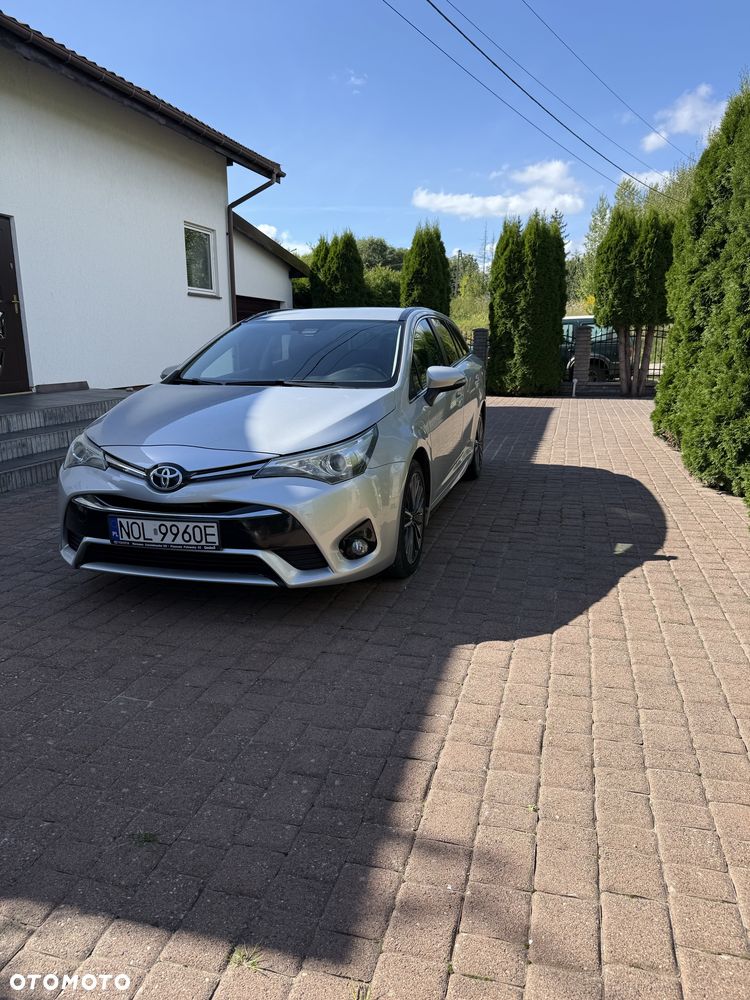 Toyota Avensis - 2
