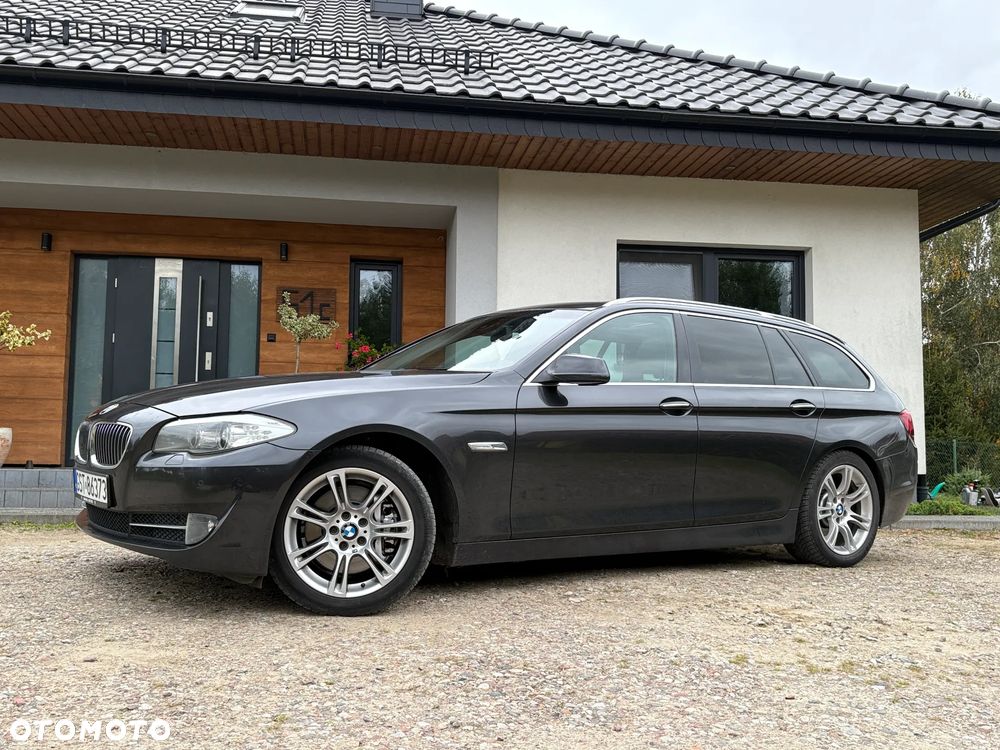 BMW Seria 5 525d xDrive - 2