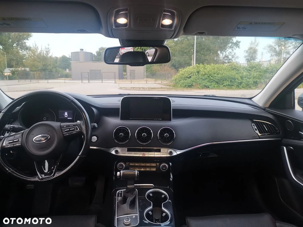 Kia Stinger - 15