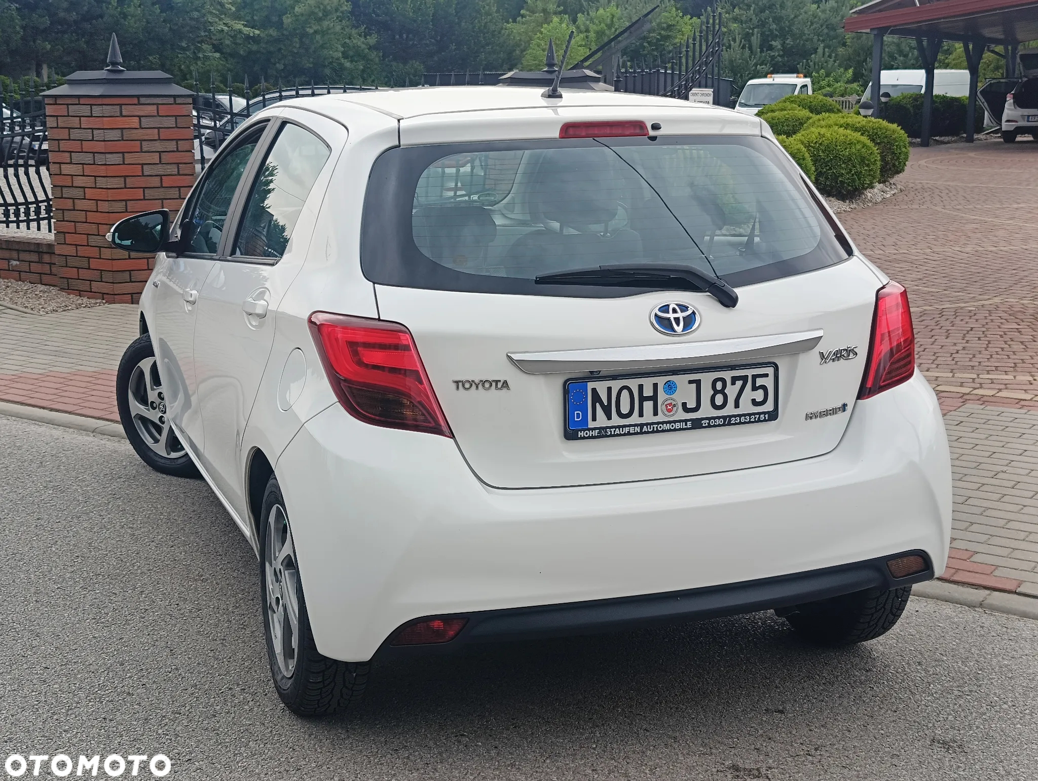 Toyota Yaris Hybrid 100 Premium - 7