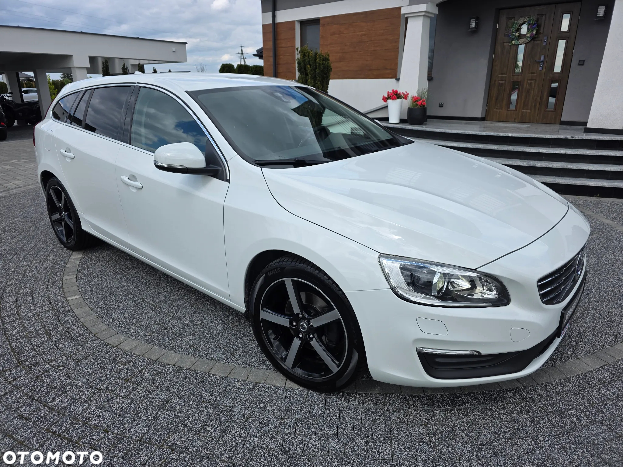 Volvo V60 D3 Drive-E Momentum - 14