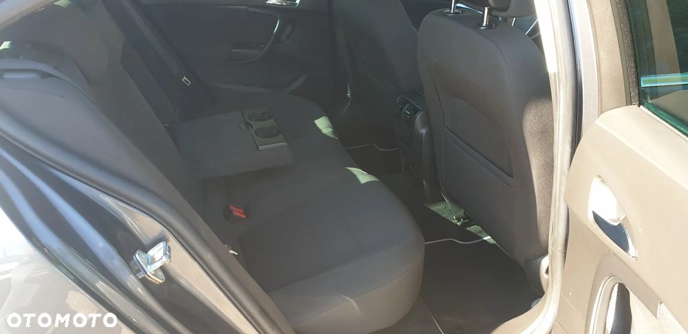 Opel Insignia - 11