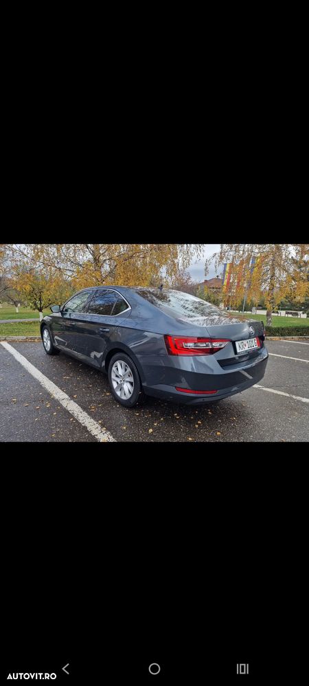 Skoda Superb 2.0 TDI DSG Premium Edition - 3