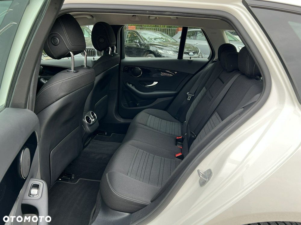 Mercedes-Benz Klasa C 220 d 9G-TRONIC - 24