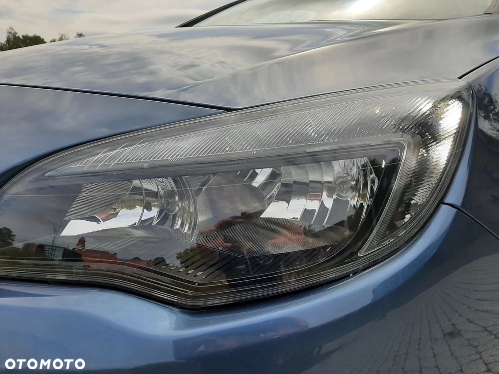 Opel Astra 1.4 Turbo Exklusiv - 29