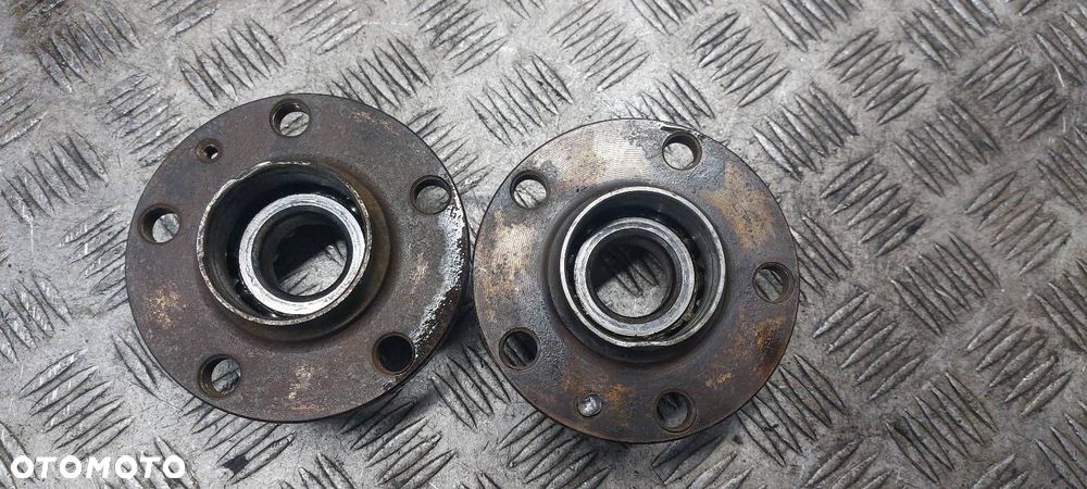 PIASTA TYŁ 2SZT SKODA OCTAVIA I - 2