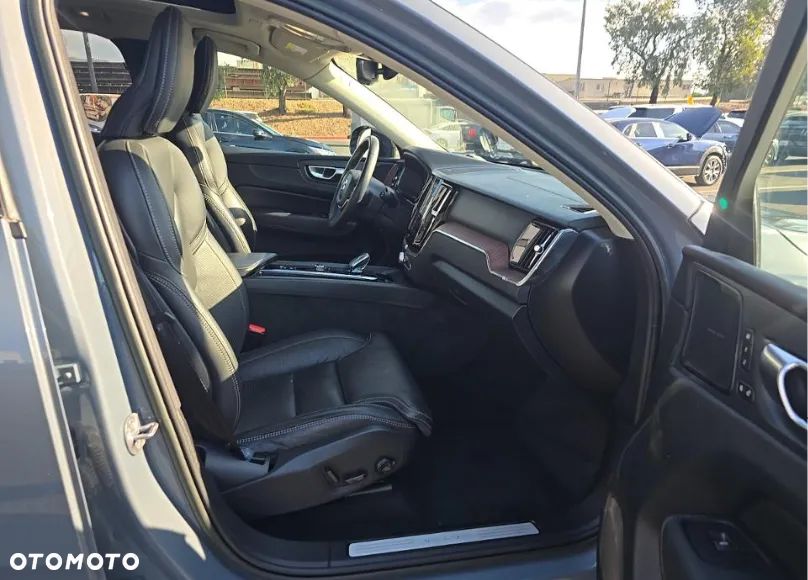 Volvo XC 60 B5 B AWD Ultimate Dark - 10