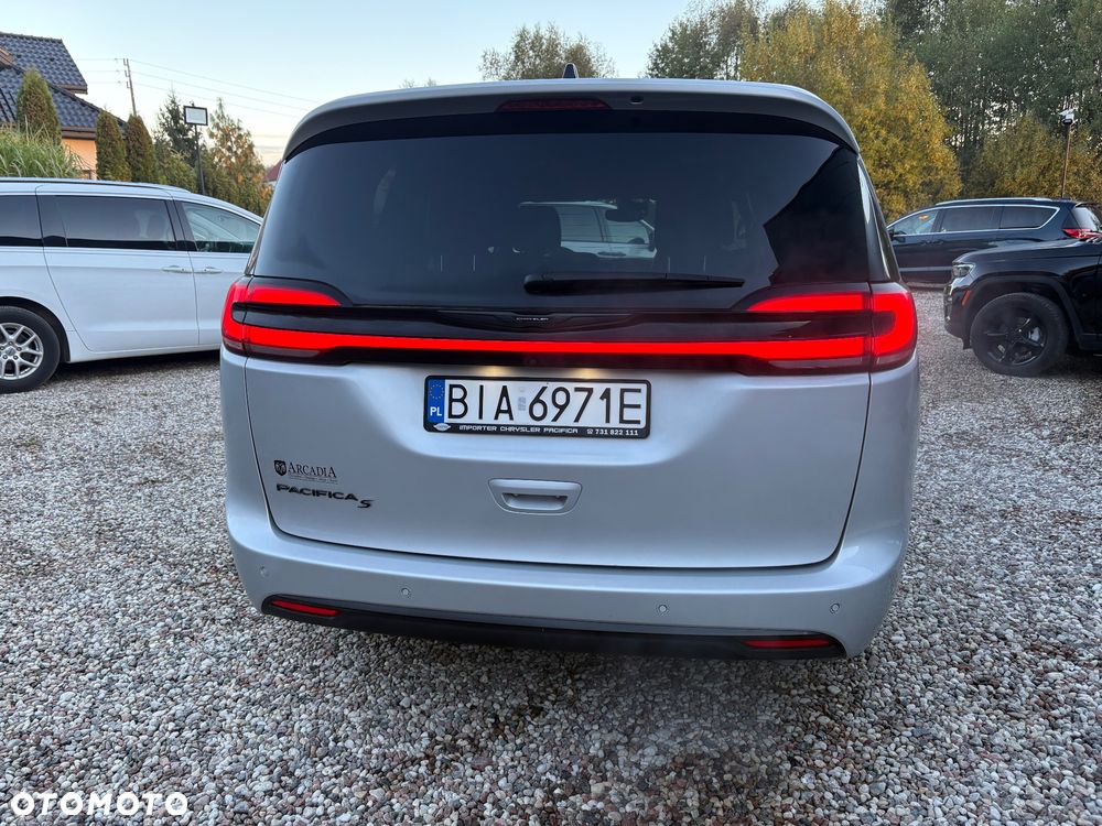 Chrysler Pacifica - 4