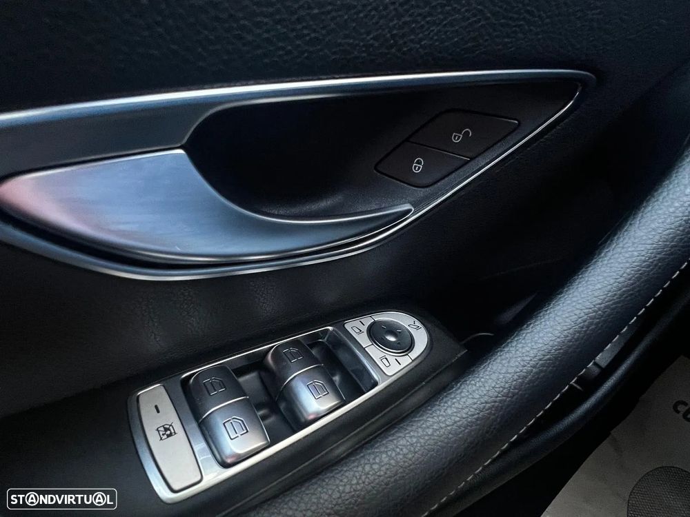 Mercedes-Benz E 220 d Avantgarde - 35