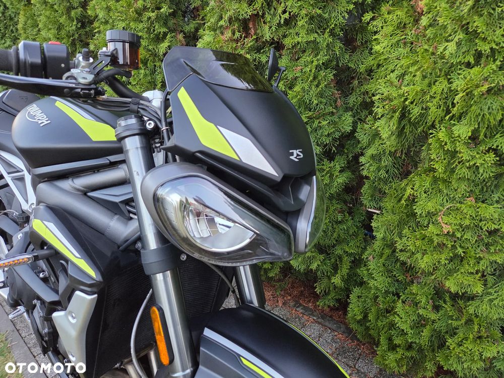 Triumph Street Triple - 15