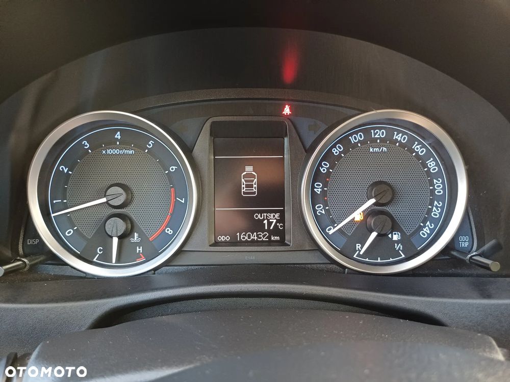 Toyota Auris 1.6 Premium - 24