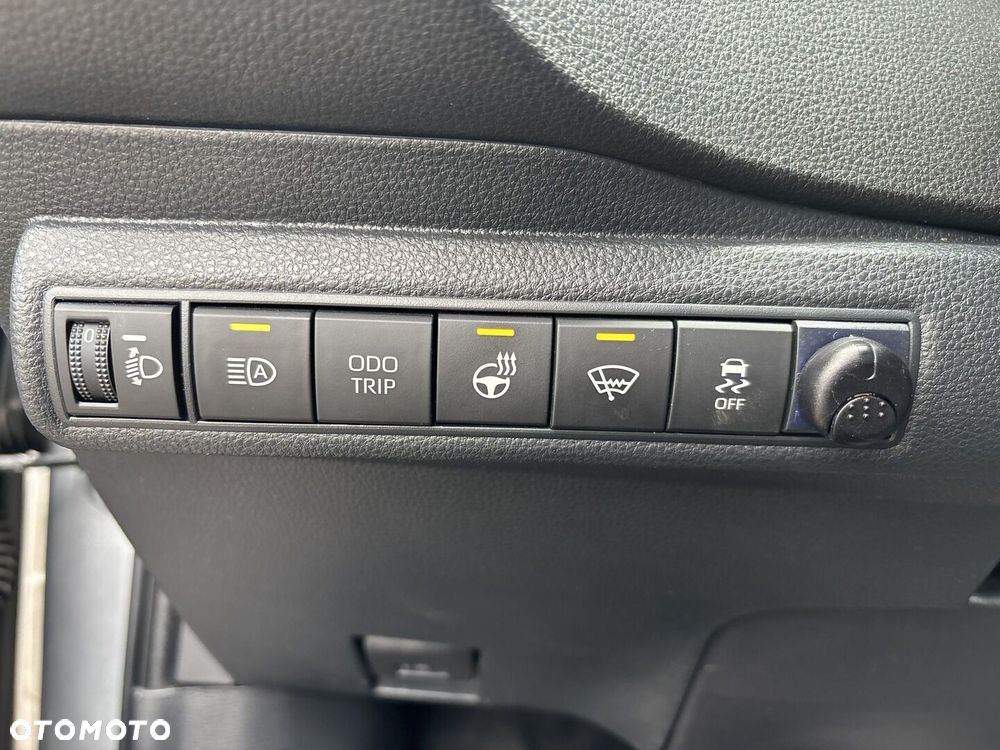 Toyota Corolla 1.8 Hybrid Style - 17