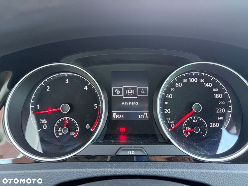 Volkswagen Golf 1.6 TDI SCR Comfortline - 10