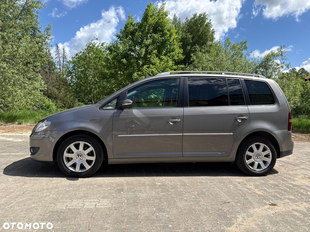 Volkswagen Touran - 3