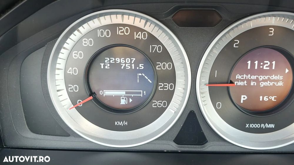 Volvo XC 60 D4 Geartronic Summum - 11