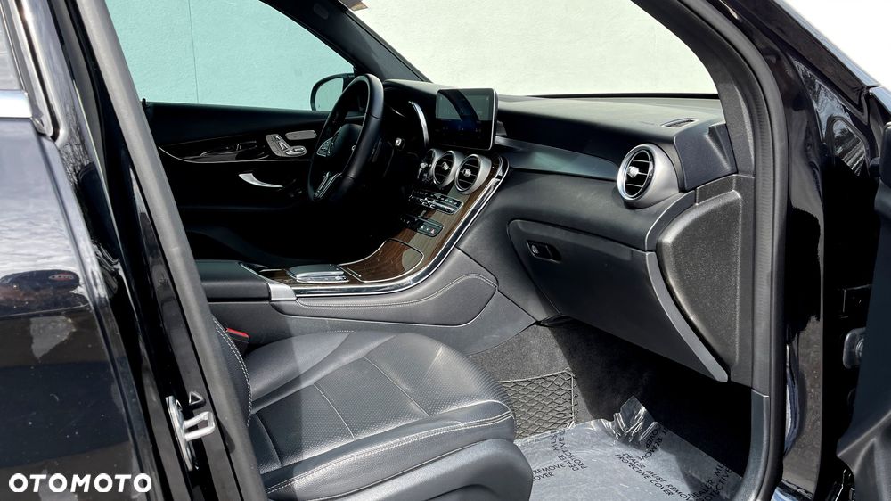 Mercedes-Benz GLC - 34