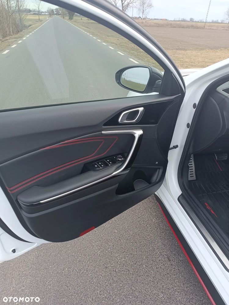 Kia ProCeed 1.6 T-GDI DCT7 OPF GT - 15