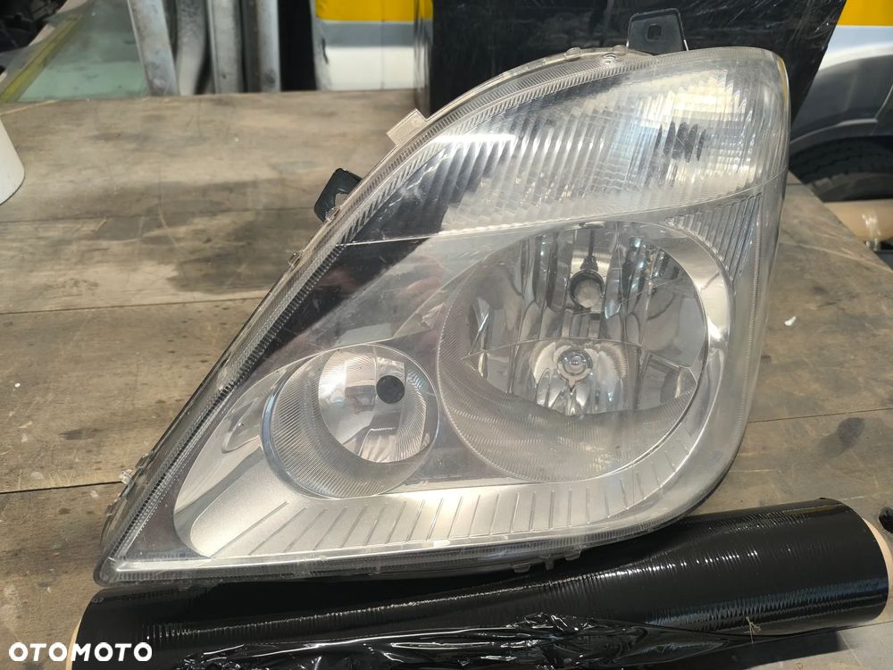 lampa przód mercedes sprinter W906 A9068200161 - 2