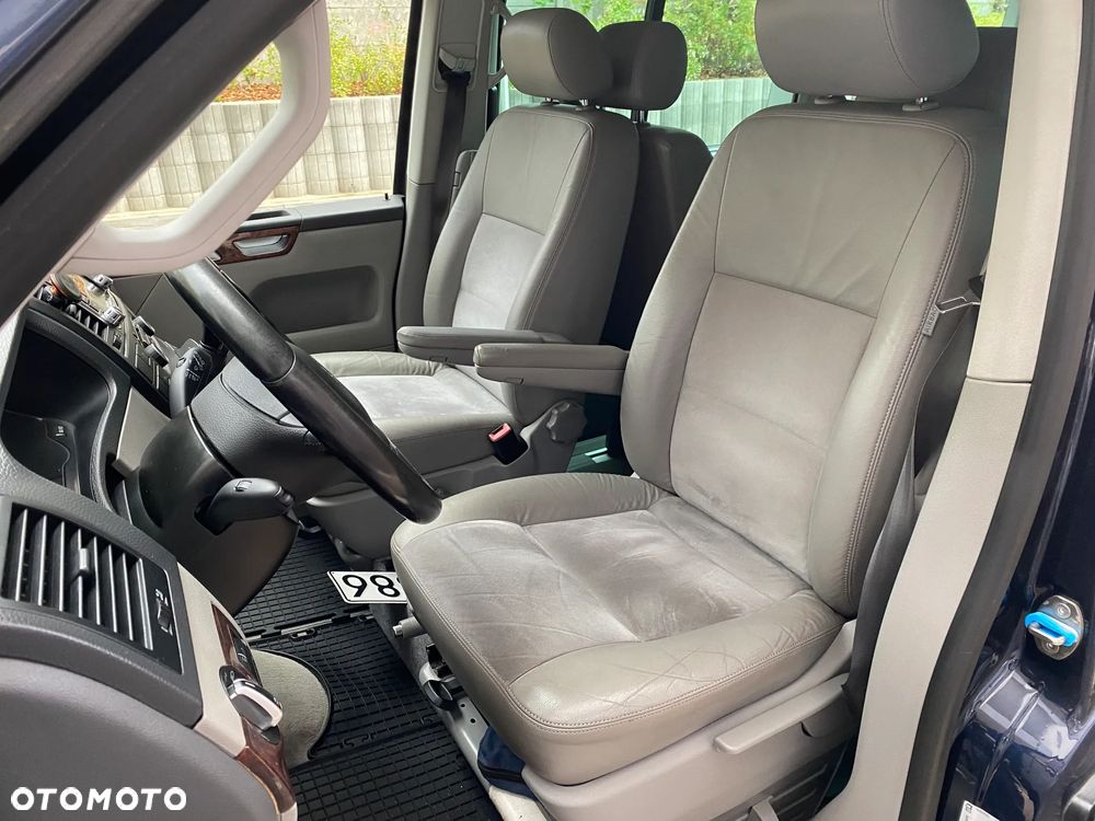 Volkswagen Multivan - 17