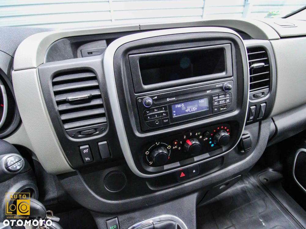 Renault TRAFIC LONG BRYGADÓWKA 6 OSÓB - 17