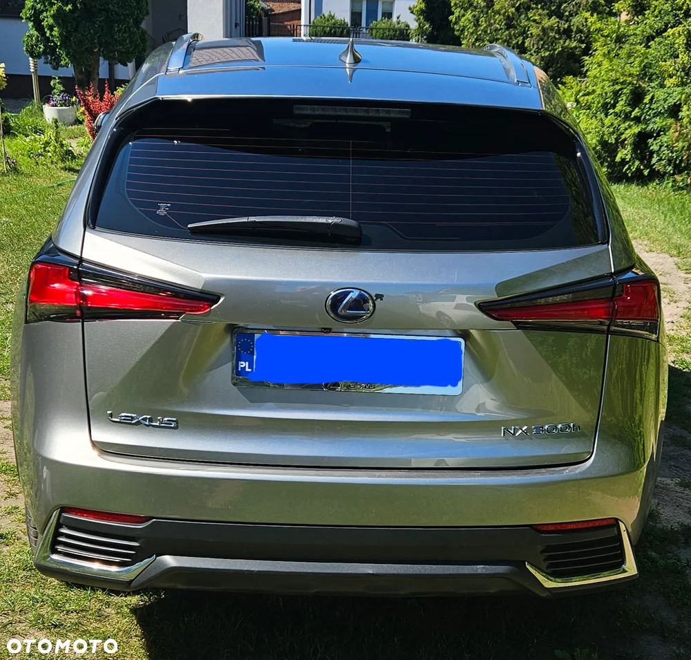 Lexus NX 300h Comfort AWD - 10