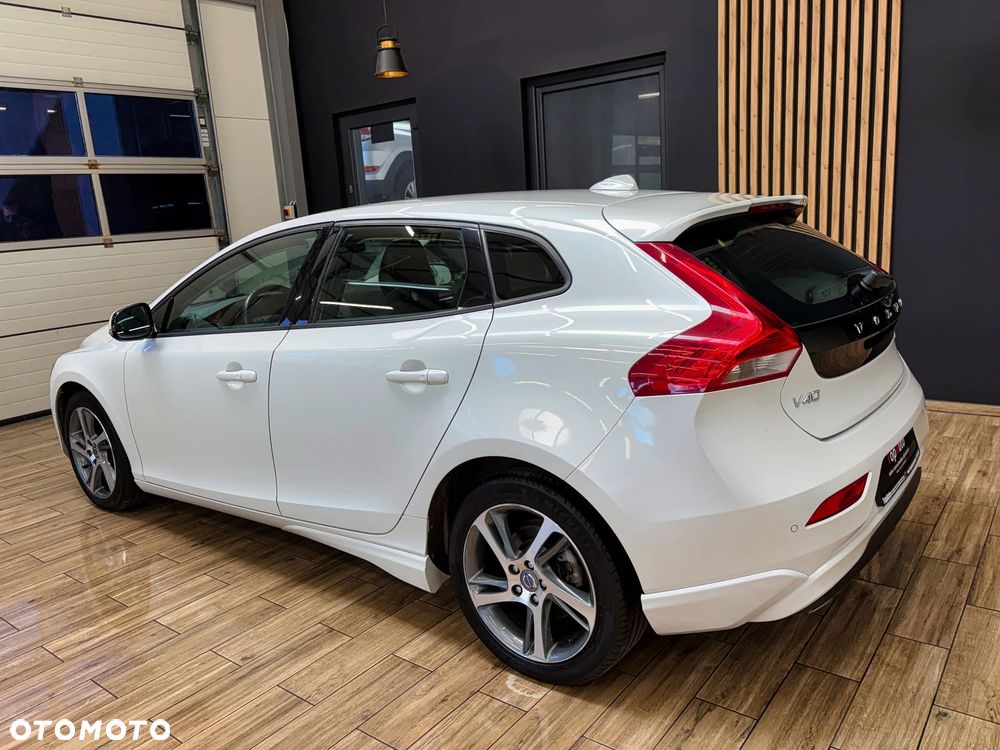 Volvo V40 D4 Geartronic Momentum - 11