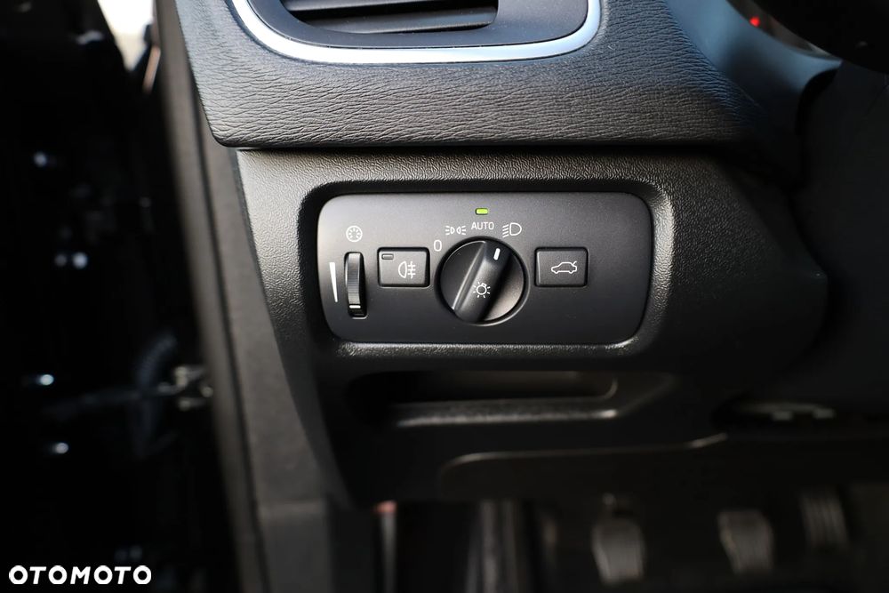 Volvo V40 T2 Linje Svart - 29