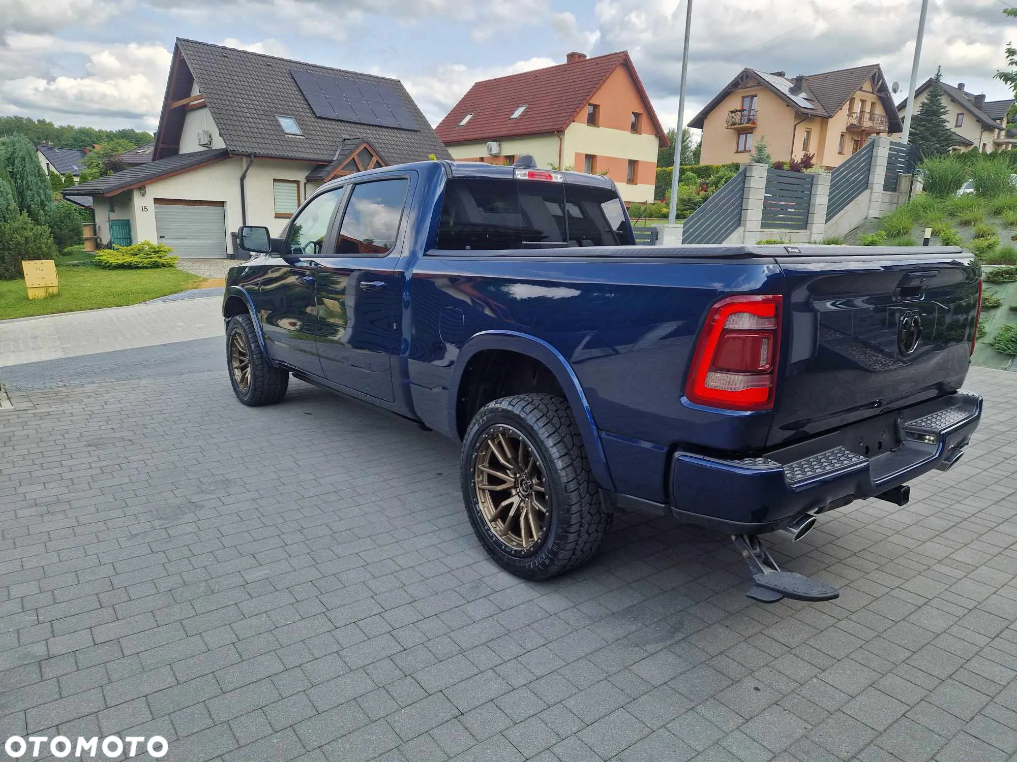 Dodge RAM 1500 5.7 4x4 - 20