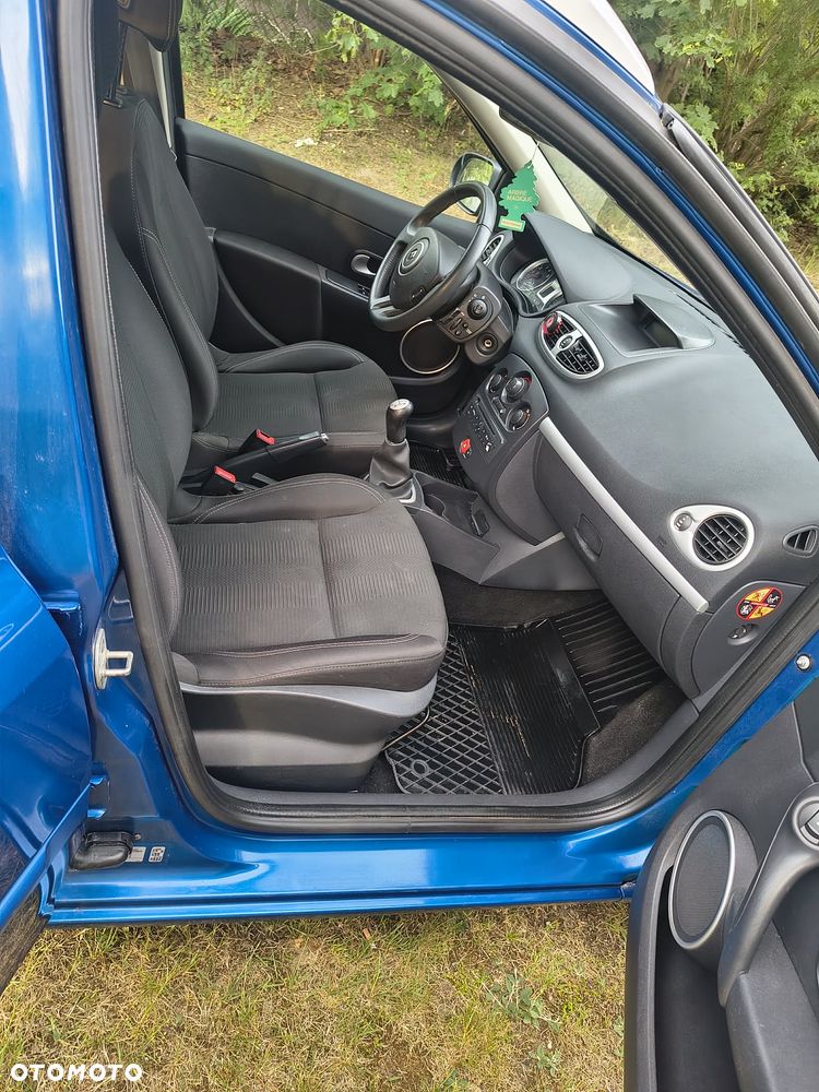 Renault Clio - 10