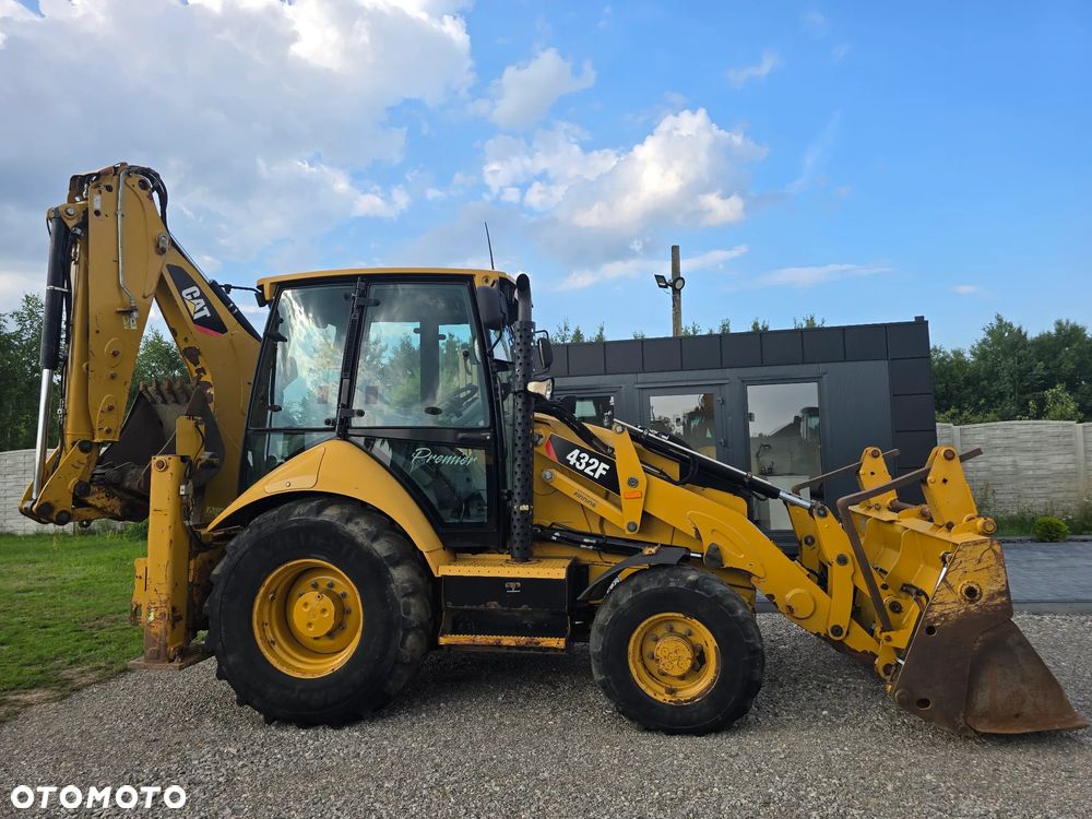Caterpillar - 6