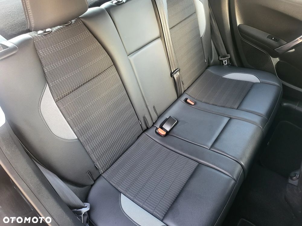 Peugeot 2008 1.2 Pure Tech Allure S&S - 14