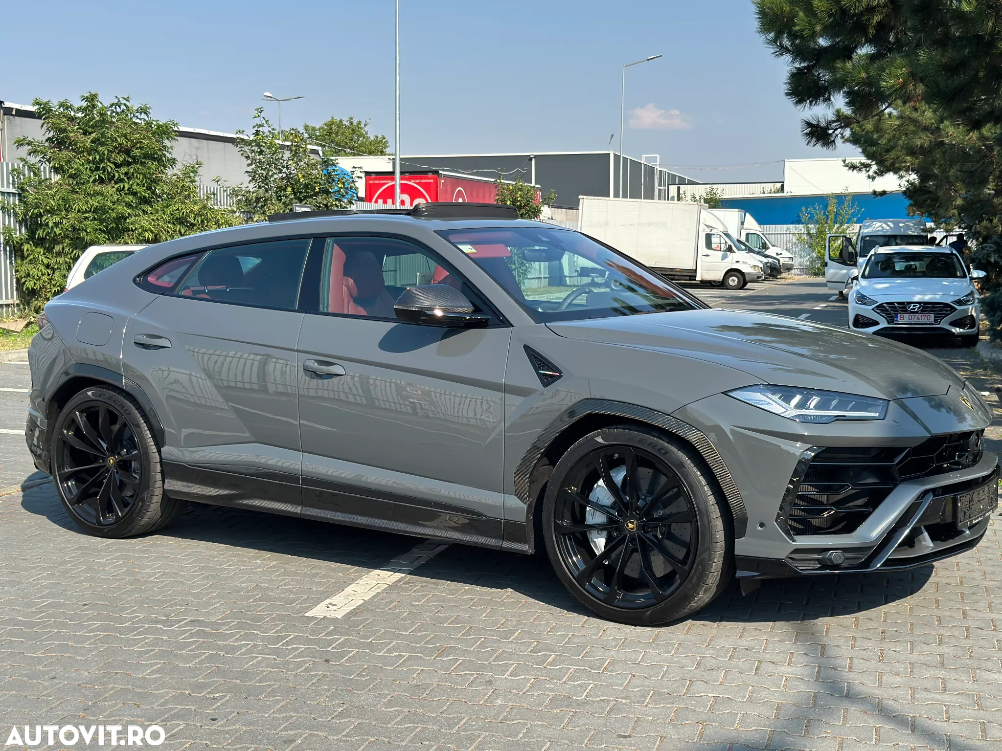 Lamborghini URUS Standard - 8