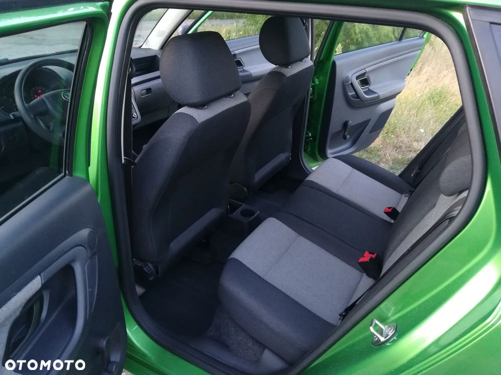 Skoda Fabia 1.4 16V Ambition Plus - 10