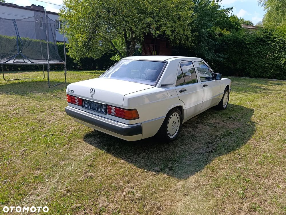 Mercedes-Benz W201 (190) - 5