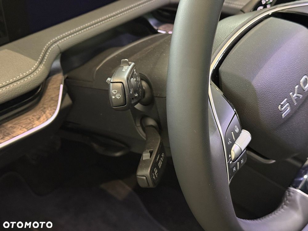 Skoda Superb 2.0 TDI SCR 4x4 L&K DSG - 16