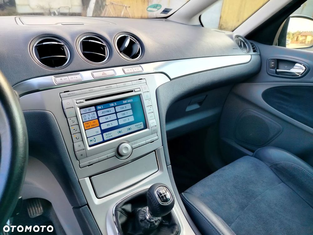 Ford S-Max 2.5 Titanium - 25