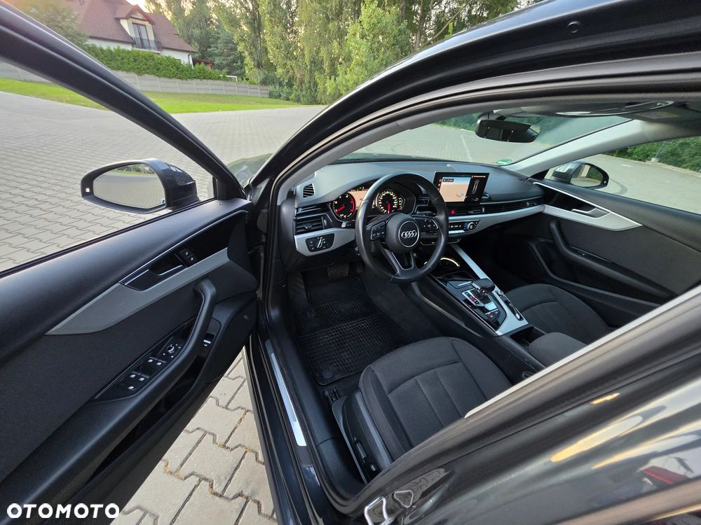 Audi A4 Limousine - 5