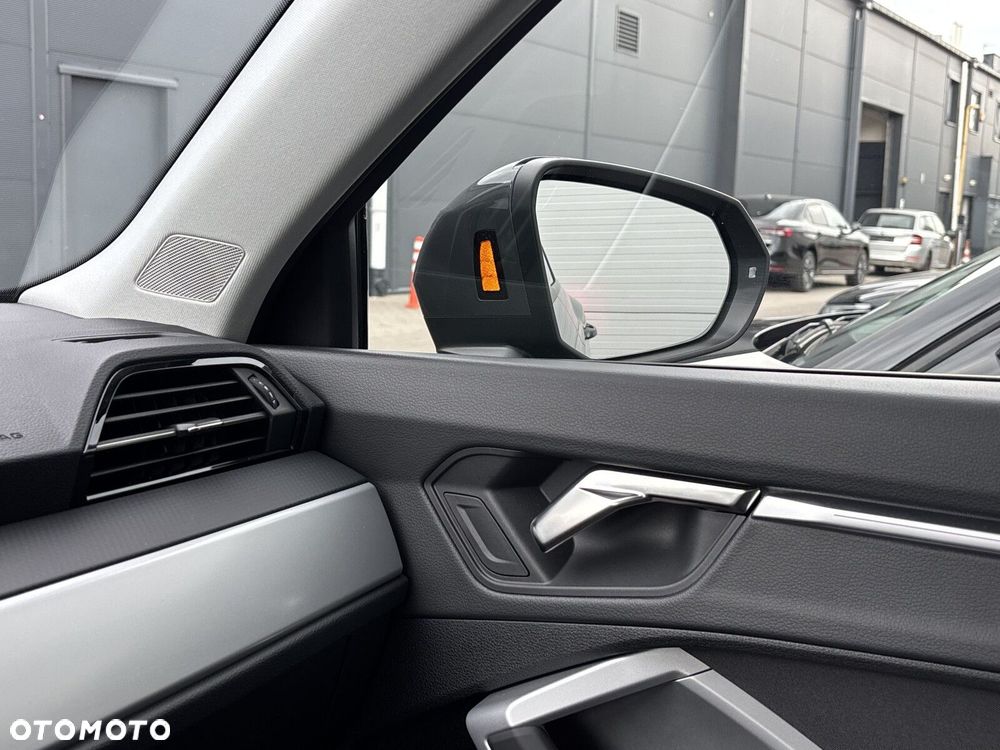 Audi Q3 35 TFSI mHEV Advanced S tronic - 24