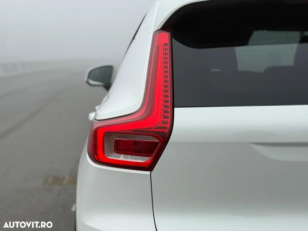 Volvo XC 40 D4 AWD Geartronic Momentum - 8