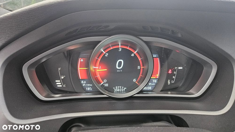 Volvo V40 D2 Geartronic RDesign - 14