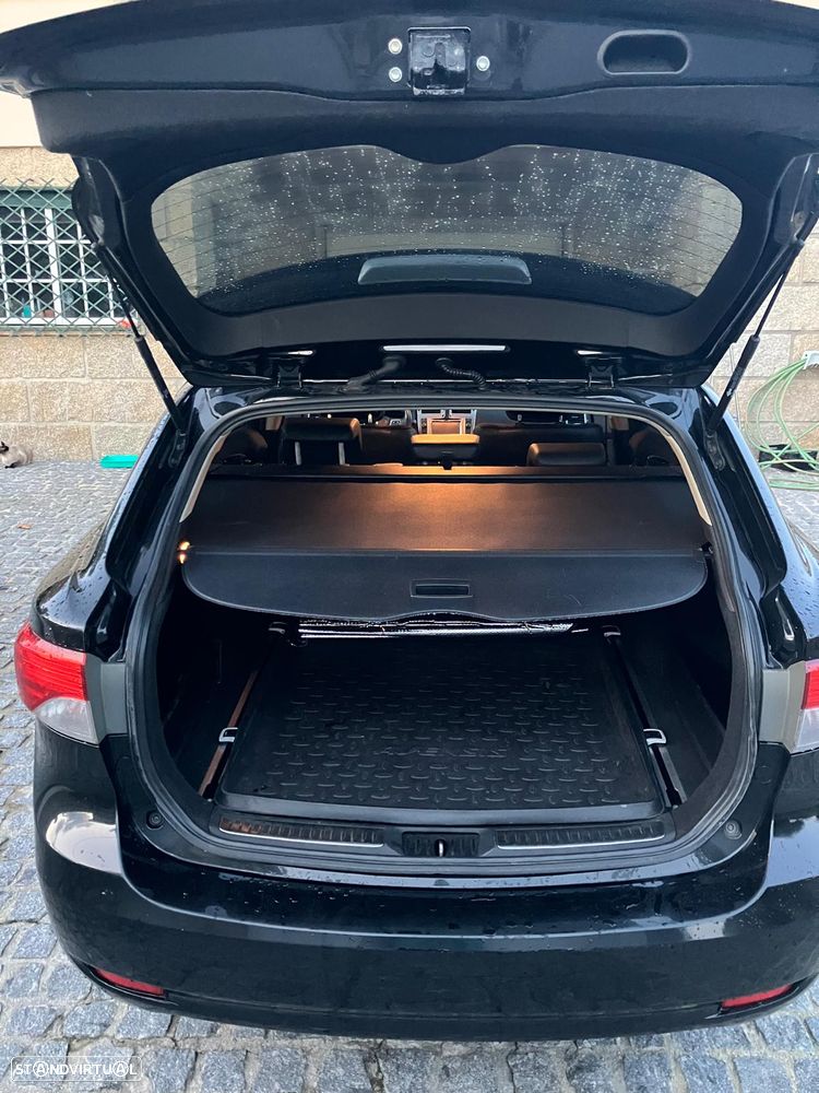 Toyota Avensis SW 2.0 D-4D Luxury+Navi - 1