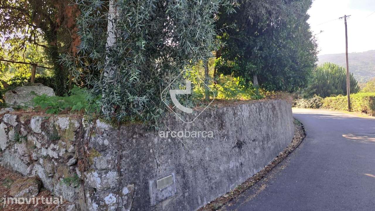 Terreno com 1.720 m2, com casa em Ruina. Jolda S. Paio, Arcos de Valde - Grande imagem: 4/30