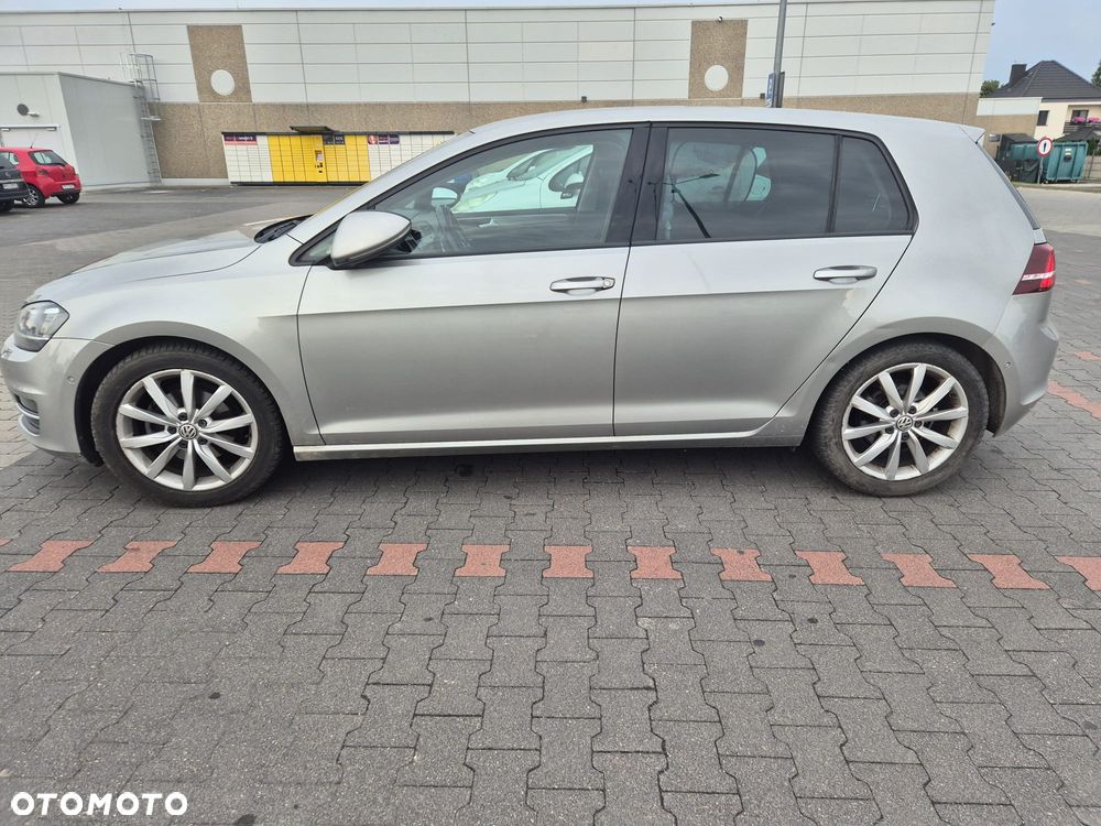 Volkswagen Golf - 6